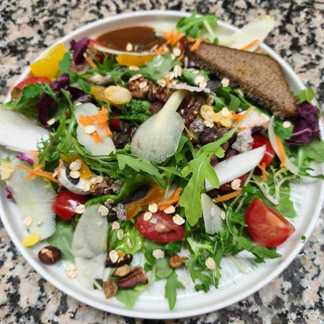 Salade Écureuil du Restaurant Côté Fontaine à Venasque