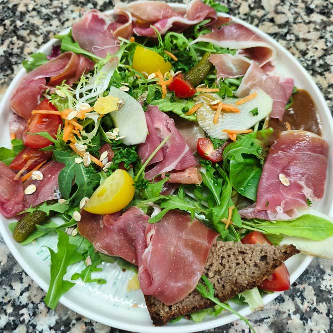 Salade de Jambon de Pays du Restaurant Côté Fontaine à Venasque